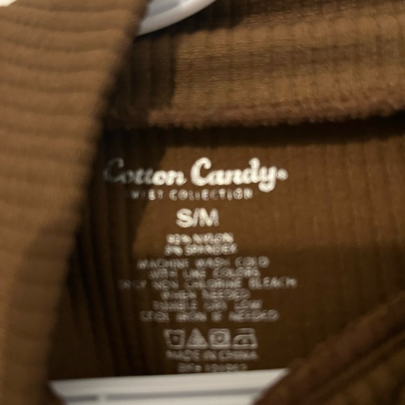 Plane brown turtle neck crop top - Picture 3 of 3